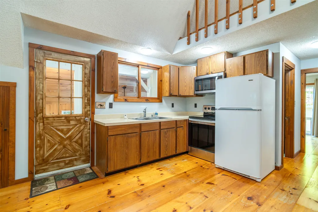 194 Dockham Shore Road Gilford NH 03249