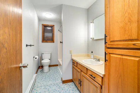 194 Dockham Shore Road Gilford NH 03249