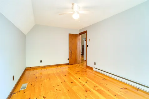 194 Dockham Shore Road Gilford NH 03249