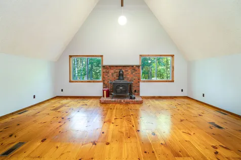 194 Dockham Shore Road Gilford NH 03249