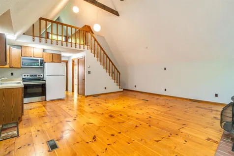 194 Dockham Shore Road Gilford NH 03249