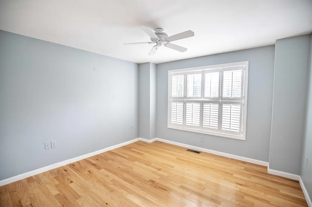 2 Hickory Court Hooksett NH 03106