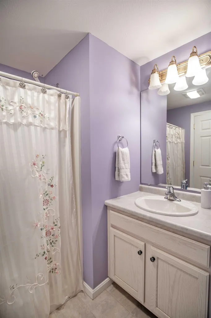 2 Hickory Court Hooksett NH 03106