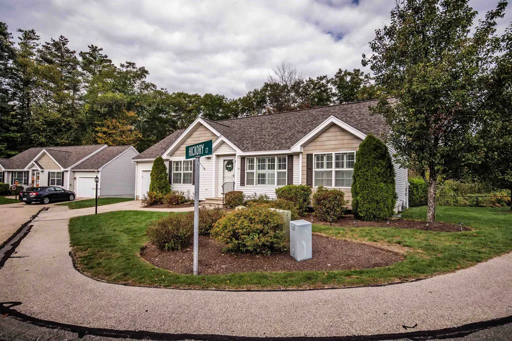 2 Hickory Court Hooksett NH 03106