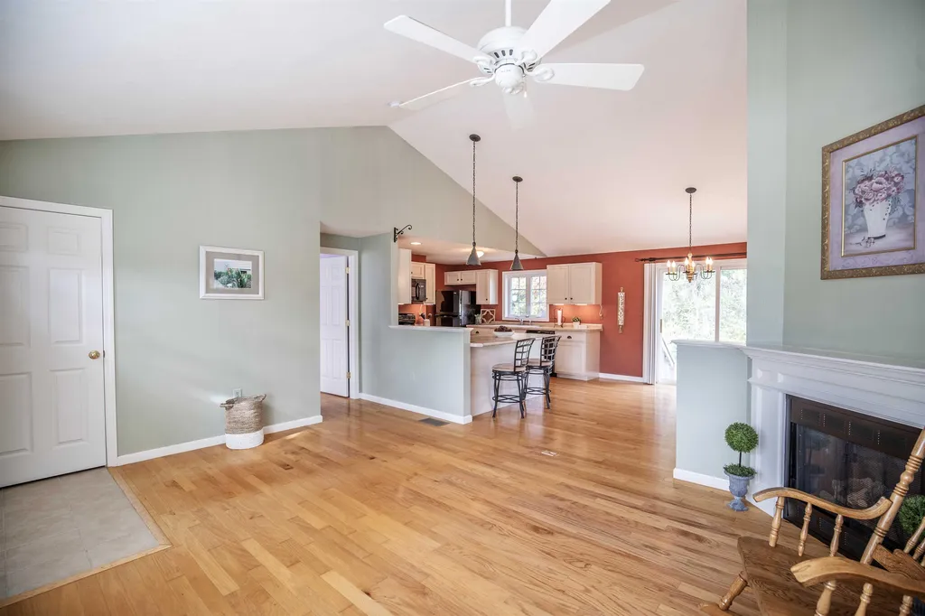 2 Hickory Court Hooksett NH 03106