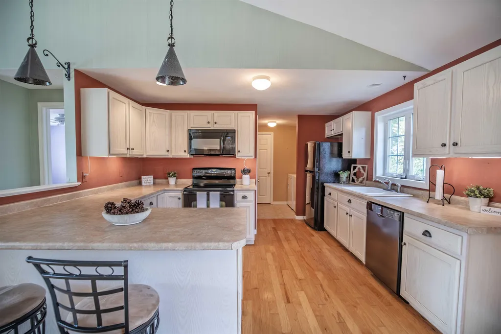 2 Hickory Court Hooksett NH 03106