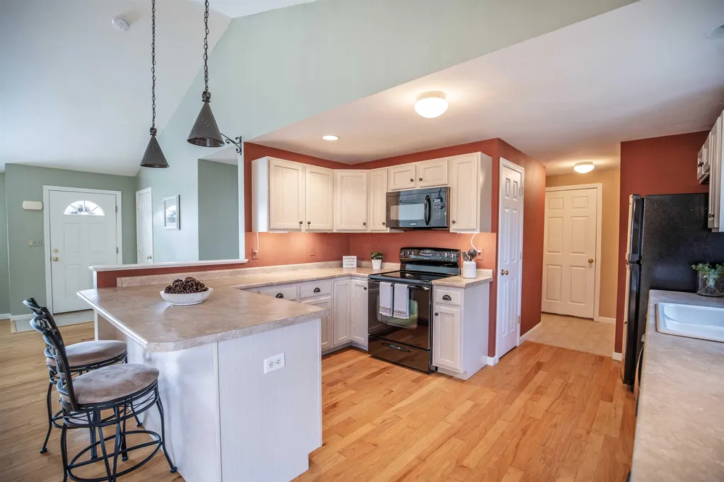 2 Hickory Court Hooksett NH 03106