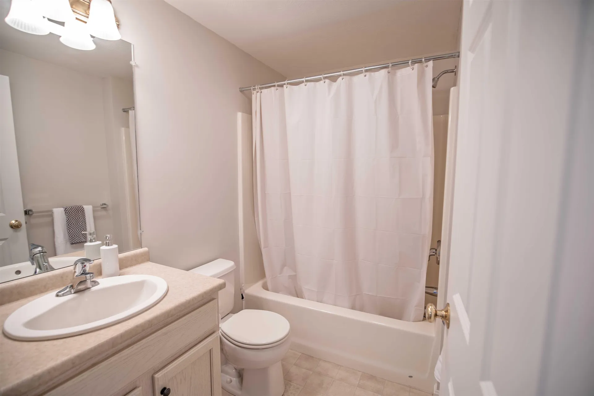 2 Hickory Court Hooksett NH 03106