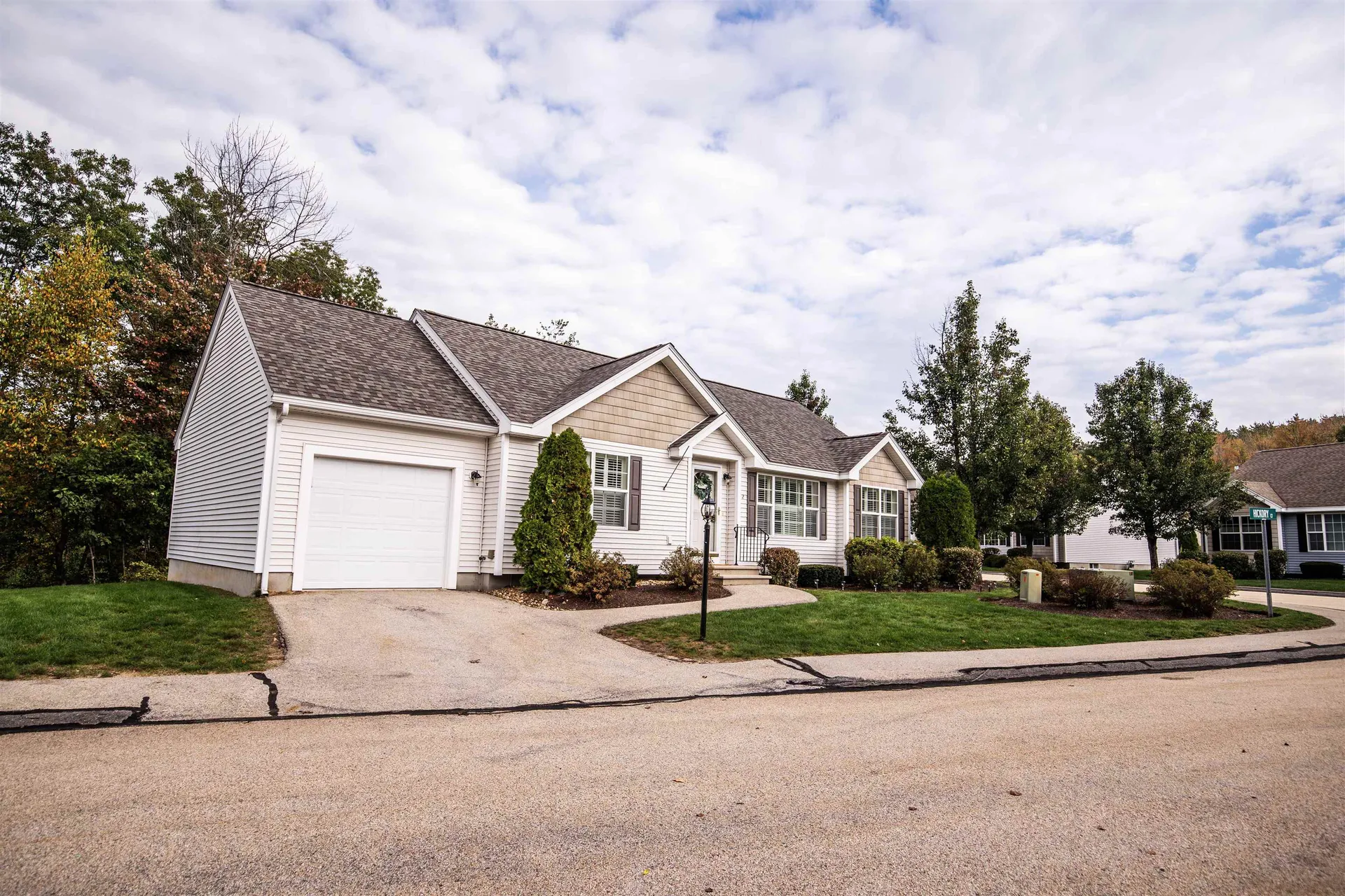 2 Hickory Court Hooksett NH 03106