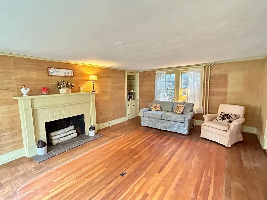 18 Church Street Kingston NH 03848