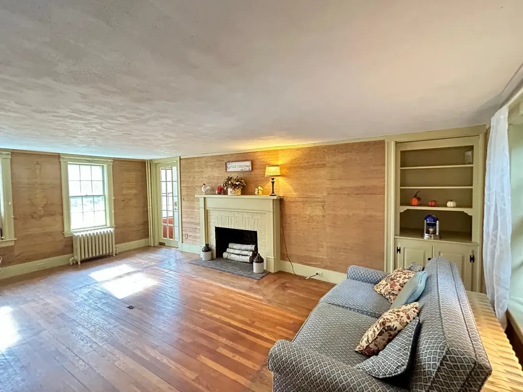 18 Church Street Kingston NH 03848