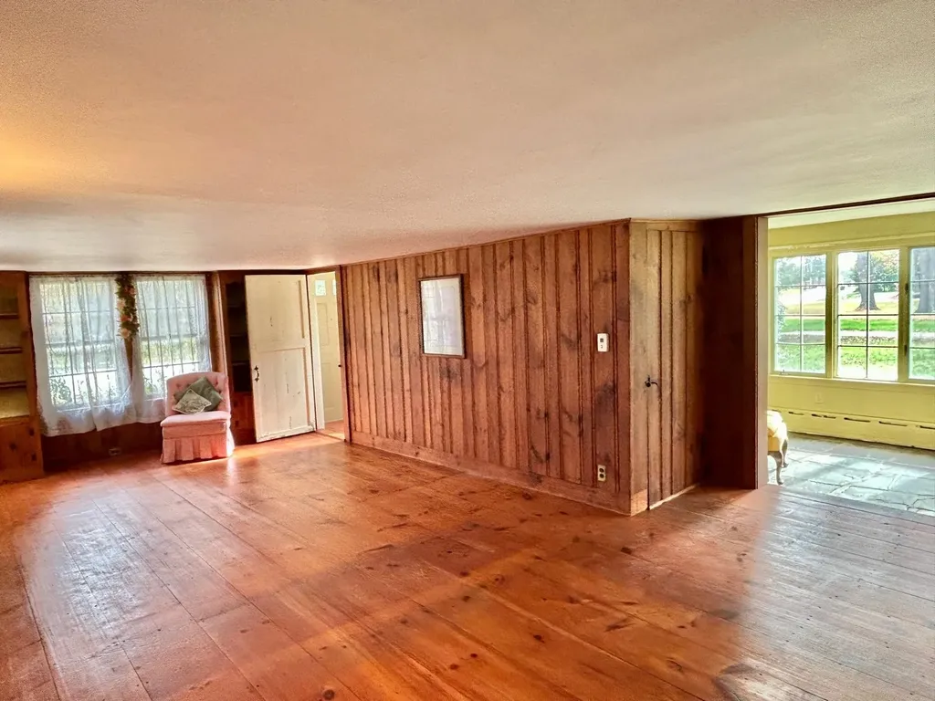 18 Church Street Kingston NH 03848