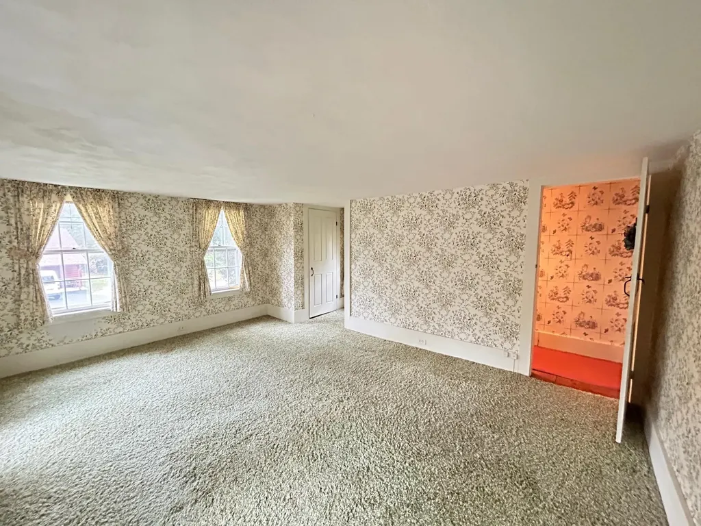 18 Church Street Kingston NH 03848