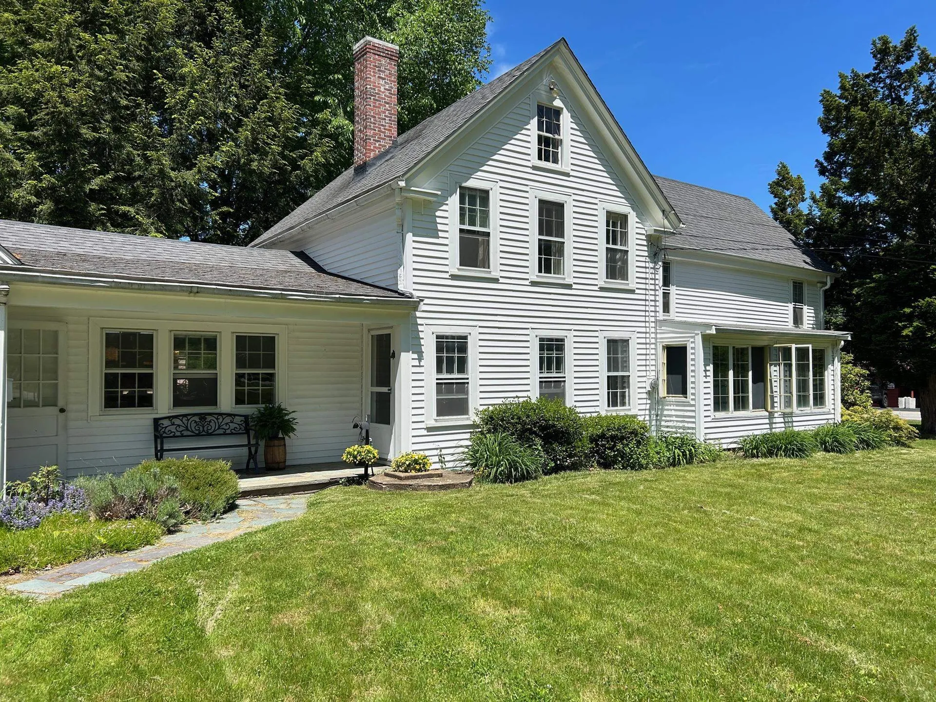 18 Church Street Kingston NH 03848