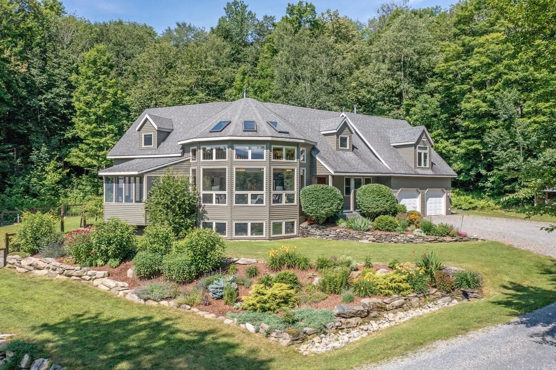63 Palmer Lane Jericho VT 05446-5