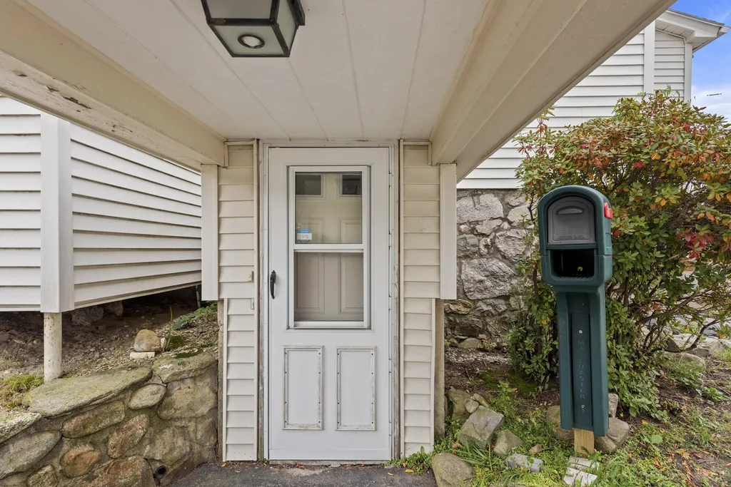 983 Cilley Road Manchester NH 03103