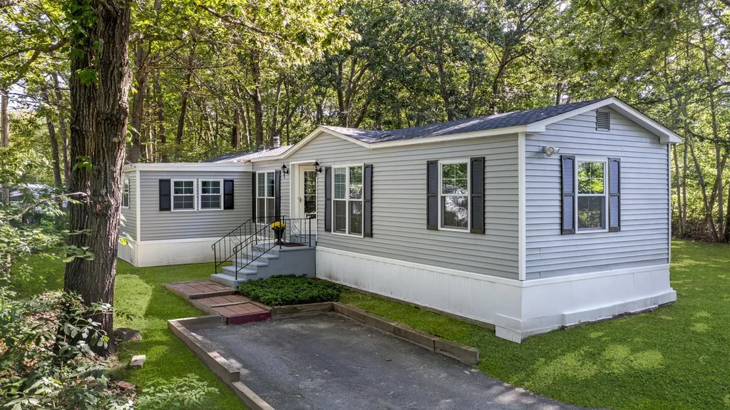 54 Brown Avenue Seabrook NH 03874