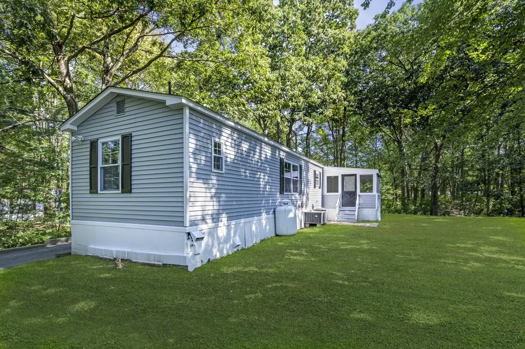 54 Brown Avenue Seabrook NH 03874