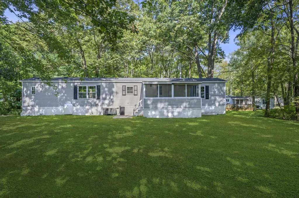 54 Brown Avenue Seabrook NH 03874