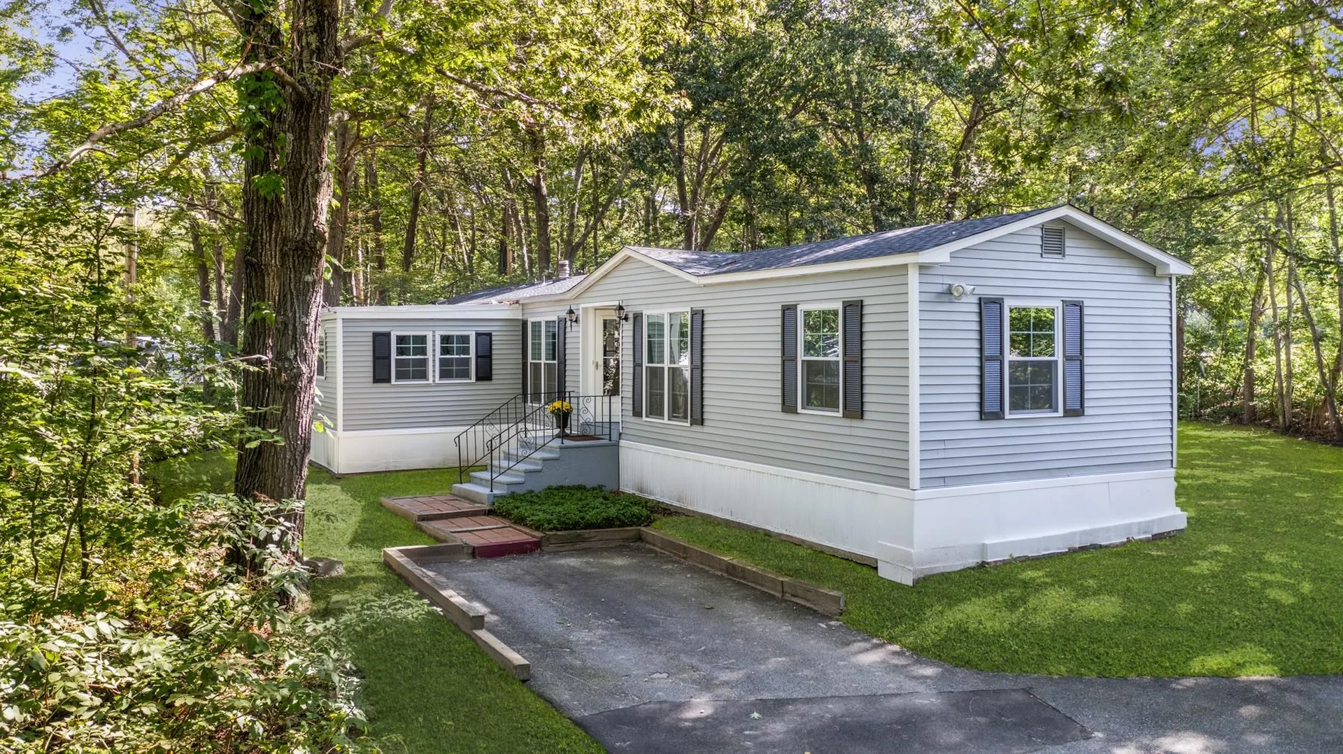 54 Brown Avenue Seabrook NH 03874