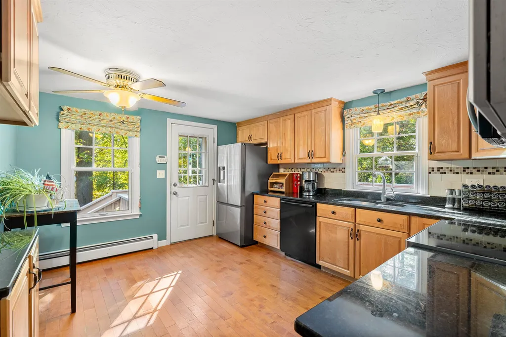 6 Garvin Road Derry NH 03038