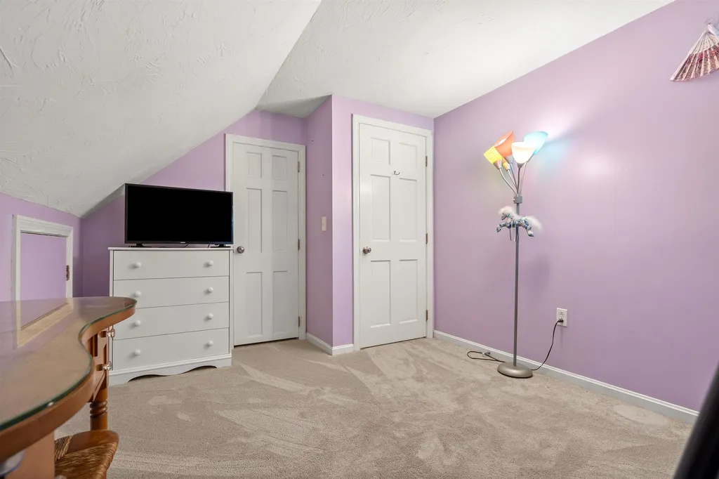 6 Garvin Road Derry NH 03038