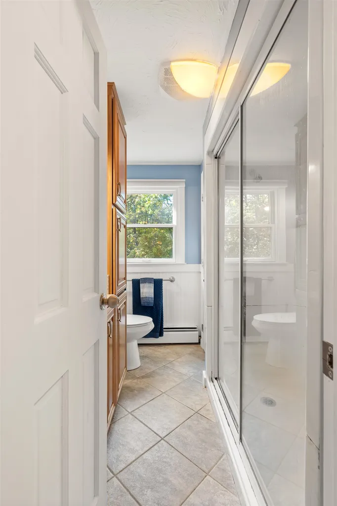 6 Garvin Road Derry NH 03038