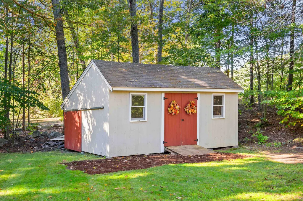6 Garvin Road Derry NH 03038