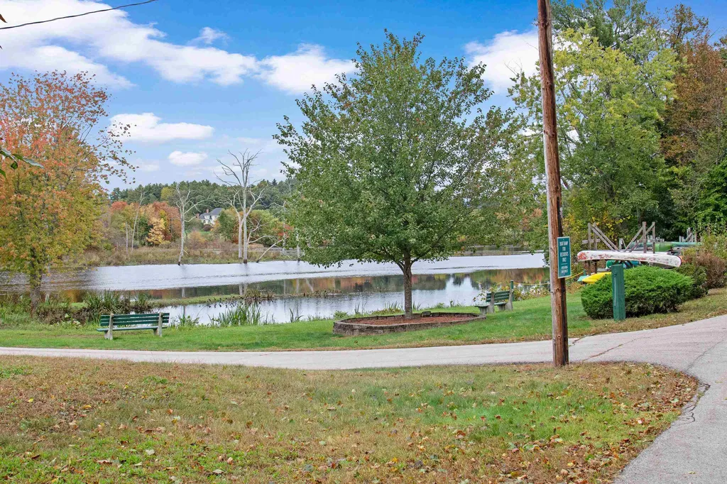 8 Ridgefield Drive Nashua NH 03062