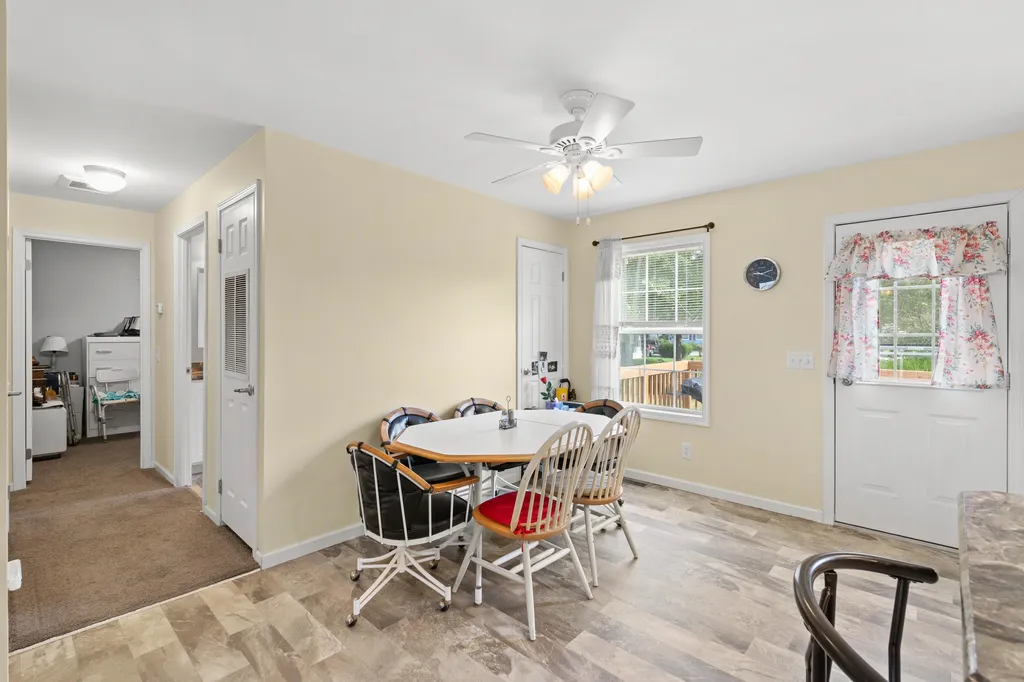 8 Ridgefield Drive Nashua NH 03062