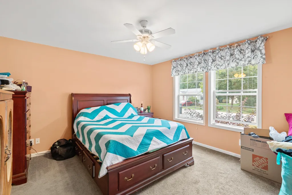 8 Ridgefield Drive Nashua NH 03062