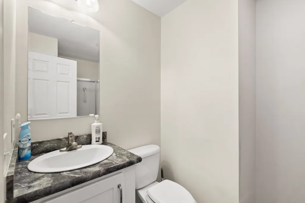 8 Ridgefield Drive Nashua NH 03062