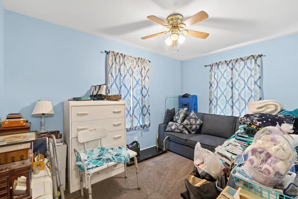 8 Ridgefield Drive Nashua NH 03062