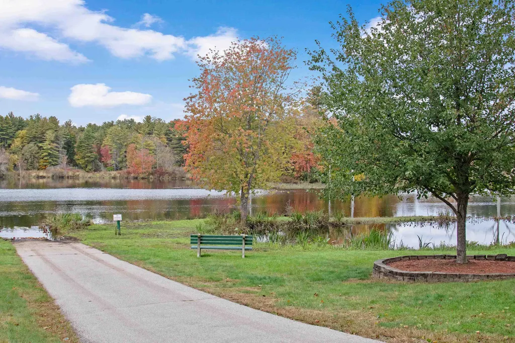 8 Ridgefield Drive Nashua NH 03062