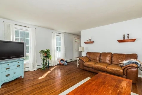 37 Tamarack Road Lee NH 03861