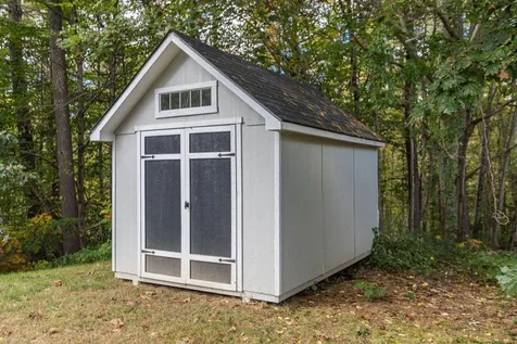 37 Tamarack Road Lee NH 03861