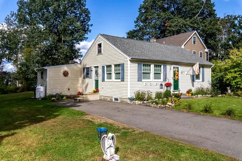 3 Lakeview Street Salem NH 03079