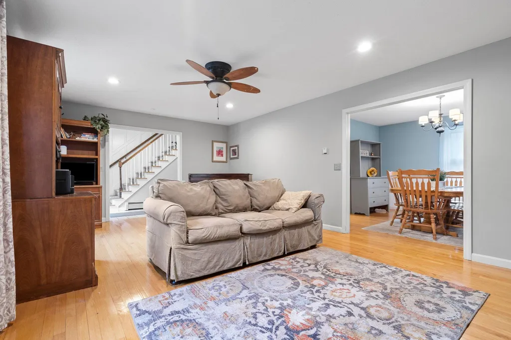 37 Strawberry Hill Road Bedford NH 03110