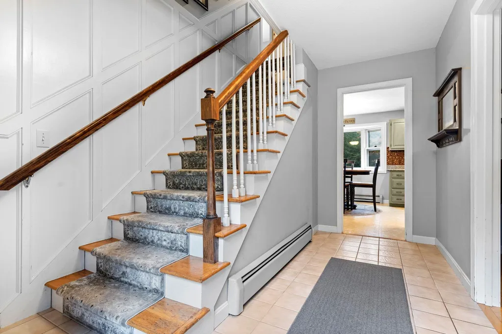 37 Strawberry Hill Road Bedford NH 03110