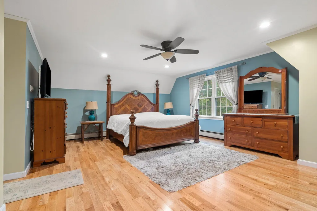 37 Strawberry Hill Road Bedford NH 03110