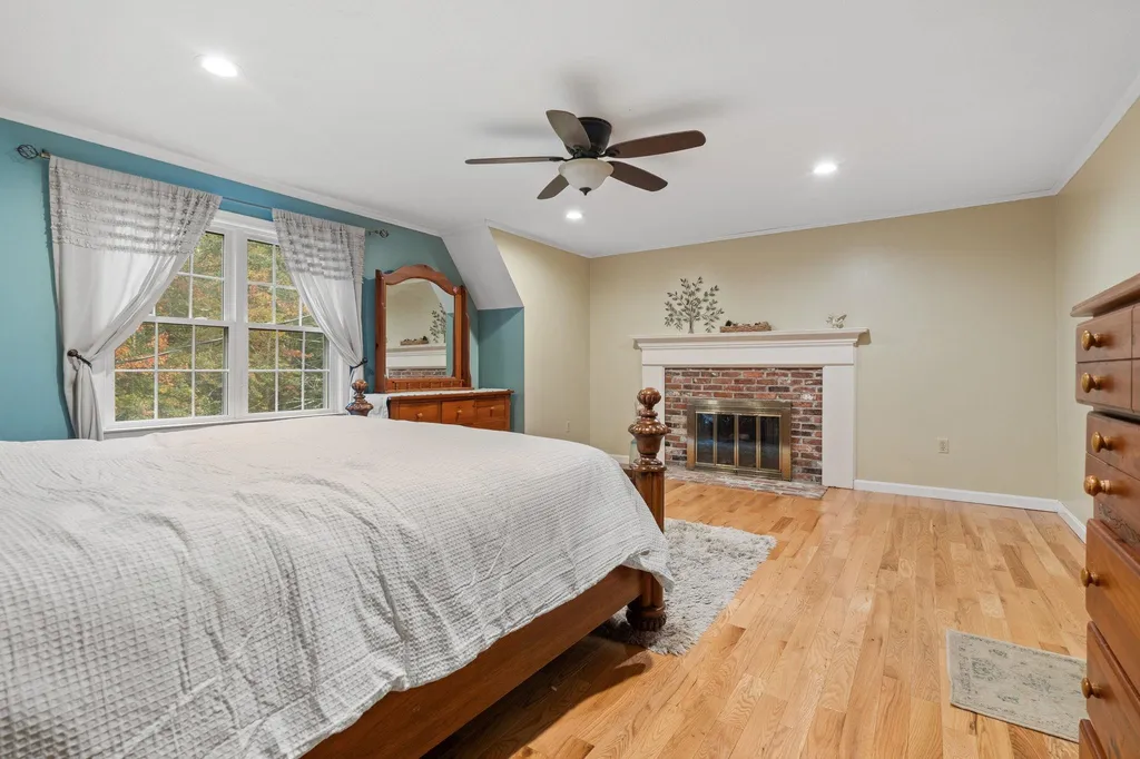 37 Strawberry Hill Road Bedford NH 03110