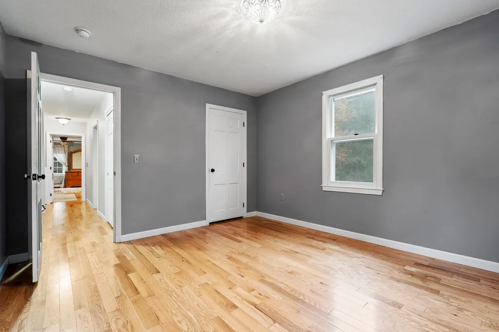 37 Strawberry Hill Road Bedford NH 03110