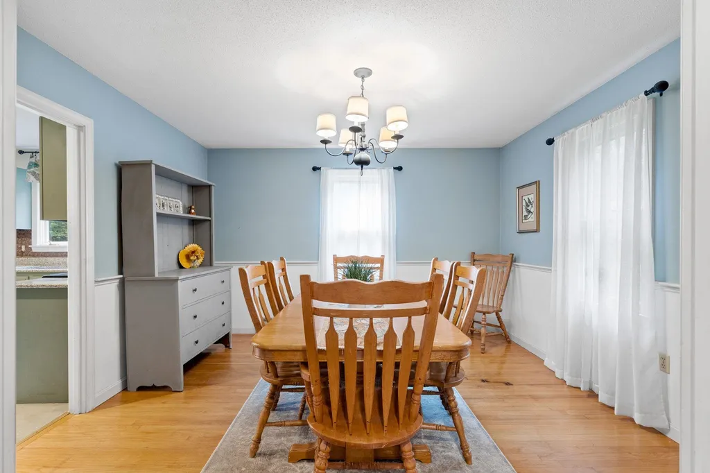 37 Strawberry Hill Road Bedford NH 03110
