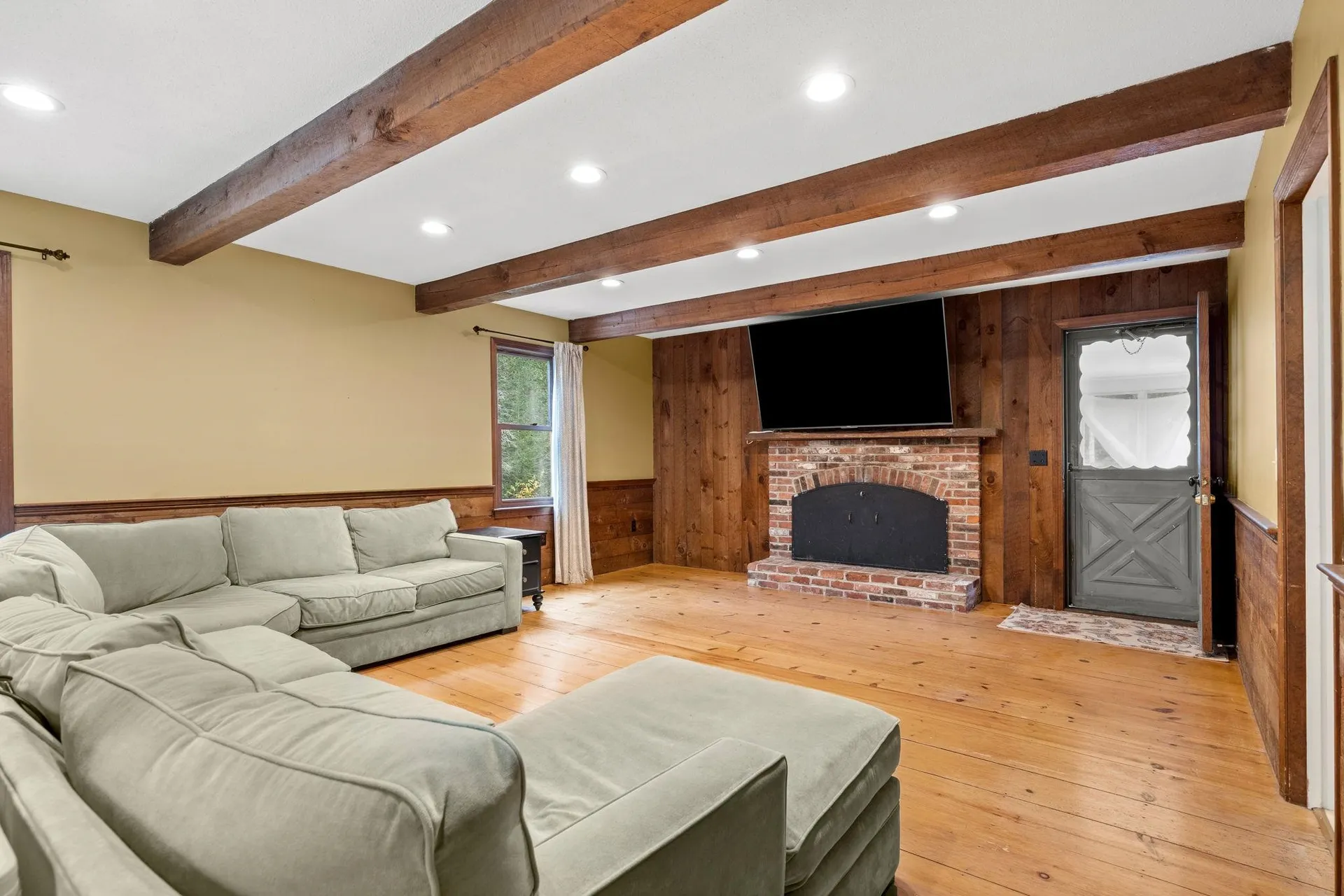 37 Strawberry Hill Road Bedford NH 03110