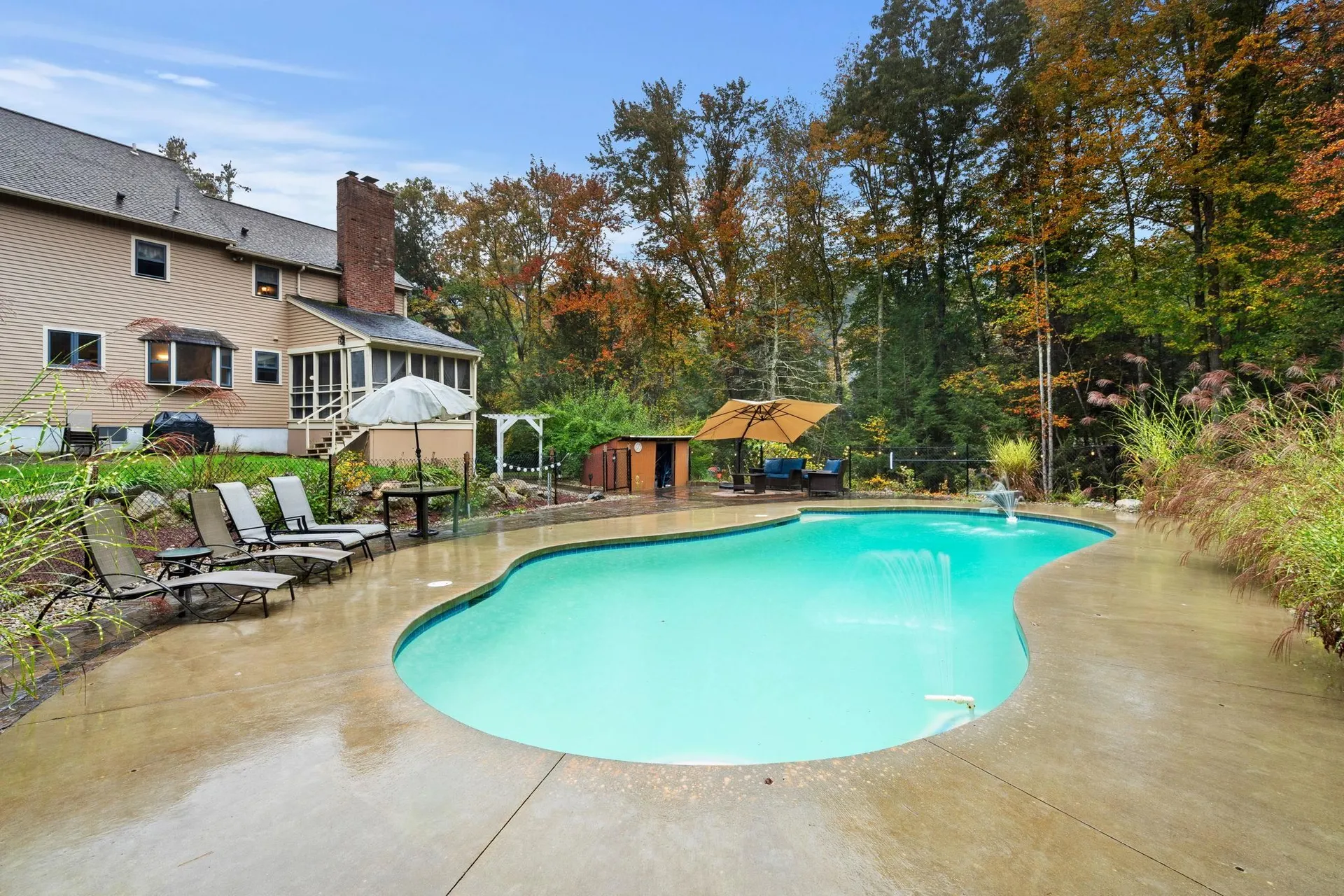 37 Strawberry Hill Road Bedford NH 03110