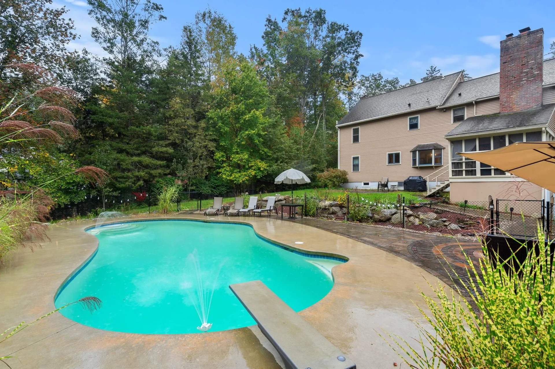 37 Strawberry Hill Road Bedford NH 03110