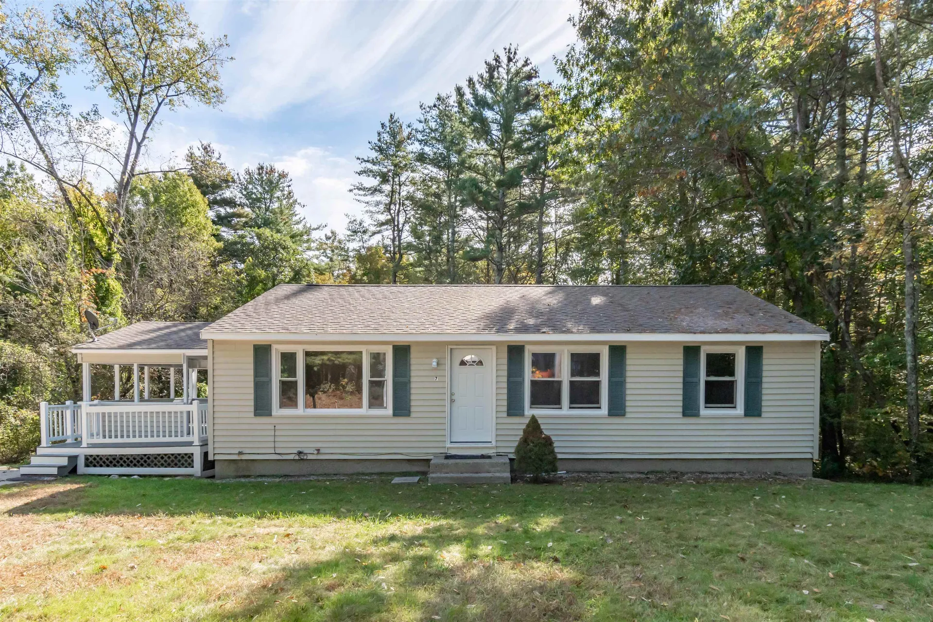 7 Griffin Road Hudson NH 03051