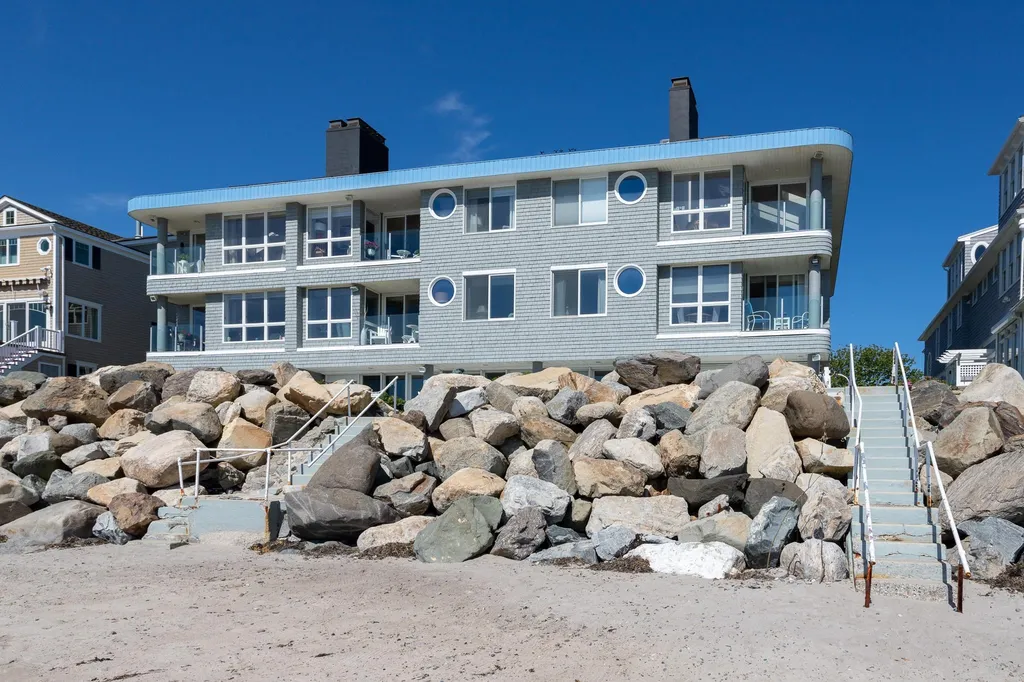 1044 Ocean Boulevard Hampton NH 03842