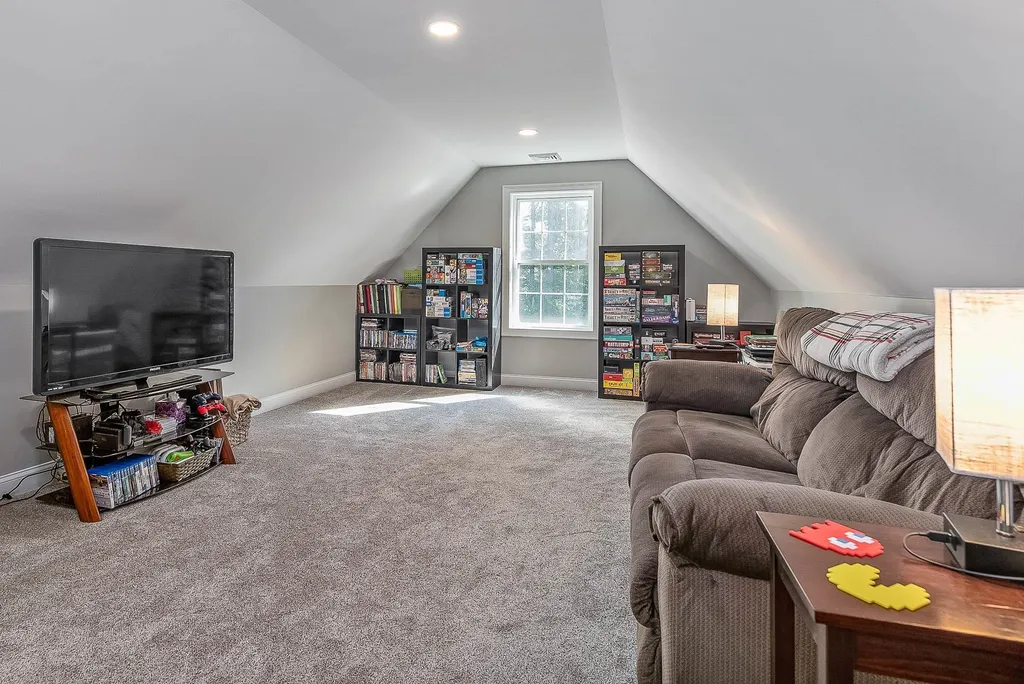 20 Beaumont Drive Dover NH 03820
