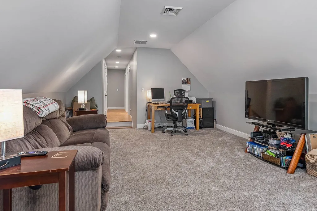 20 Beaumont Drive Dover NH 03820